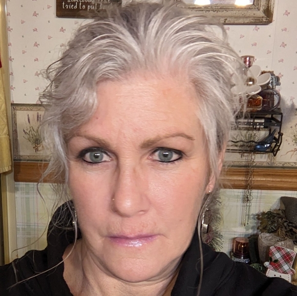 Meet your Posher, Jane - Picture 1 of 4